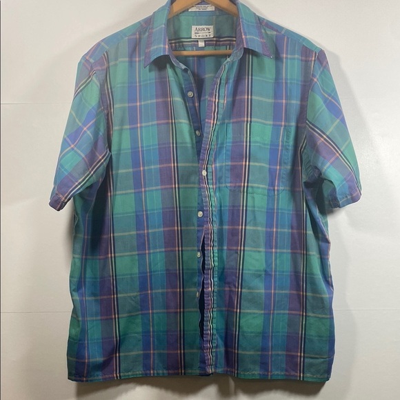 Arrow Casual Blue and Green Short Sleeve Button Down Shirt - Picture 1 of 6
